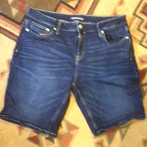 Calvin Klein Bermuda Shorts women’s 14